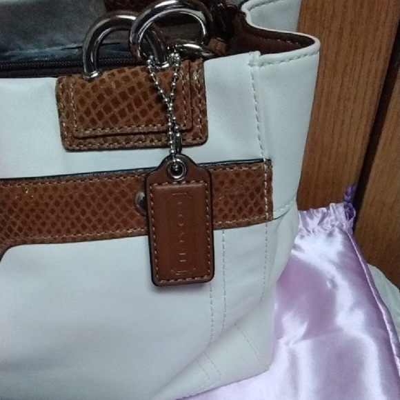 Coach White And Nutmeg Penelope Carryall Handbag - Picture 3 of 11